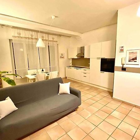 Appartamento Cozy In Super Centro! อัสตี ภายนอก รูปภาพ
