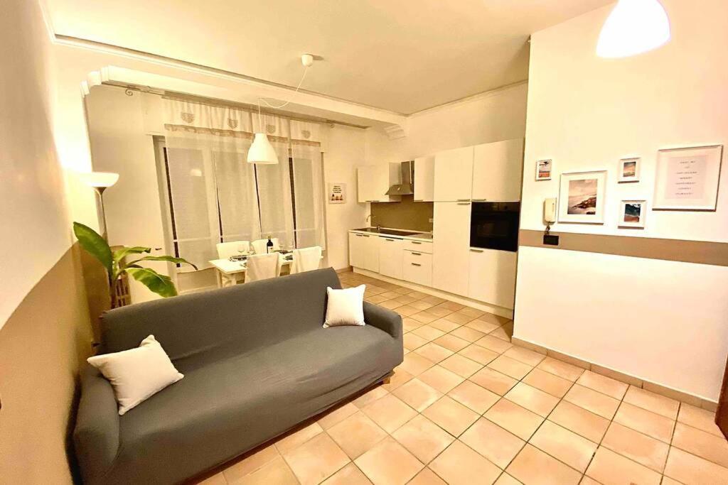 Appartamento Cozy In Super Centro! อัสตี ภายนอก รูปภาพ